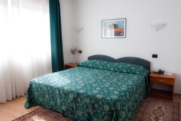 Hotel Makin Novigrad  Luaran gambar